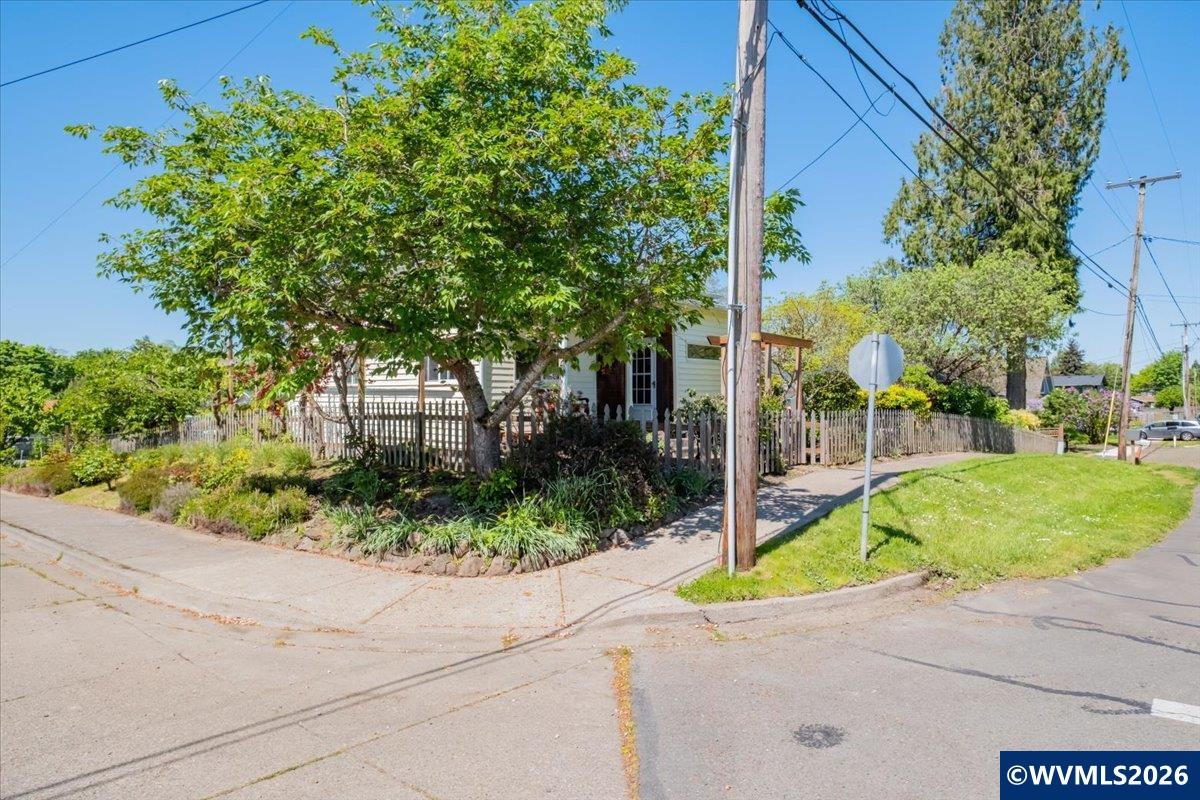204 North 3rd Street Jefferson, OR 97352 - Photo 39 of 42
