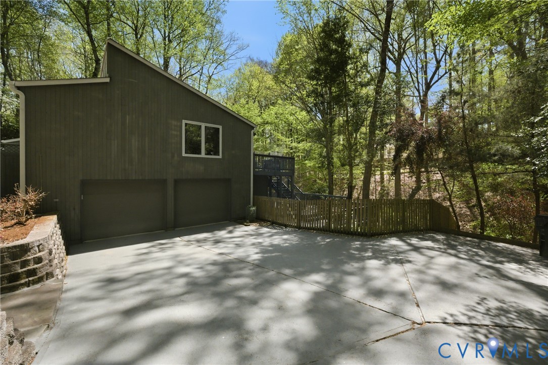 109 Holdsworth Road Williamsburg, VA 23185 - Photo 3 of 52 2 Car Side Loading Garage