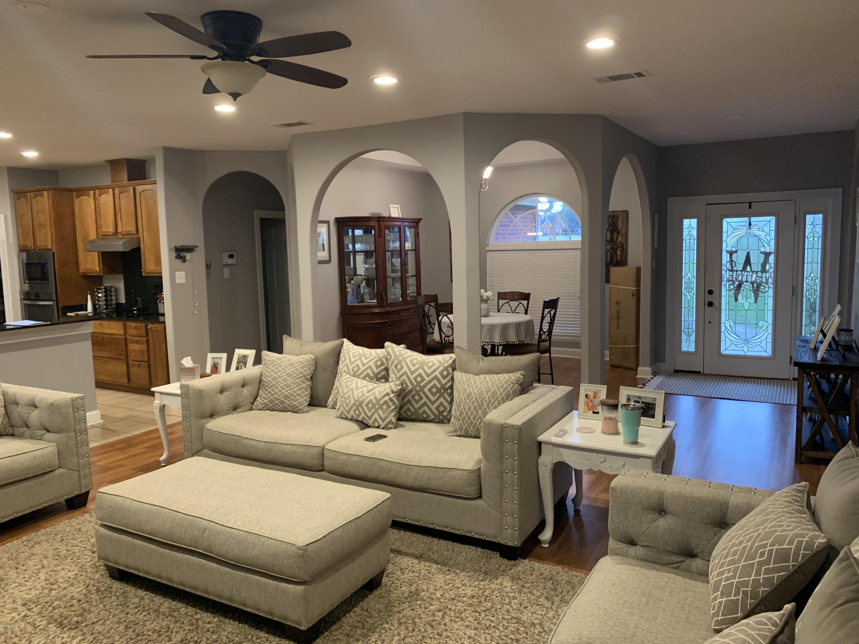 5605 Remington Road Moss Point, MS 39562 - Photo 10 of 26 IMG_1058