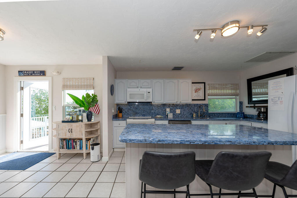 58121 Morton Street Marathon, FL 33050 - Photo 42 of 93 Kitchen