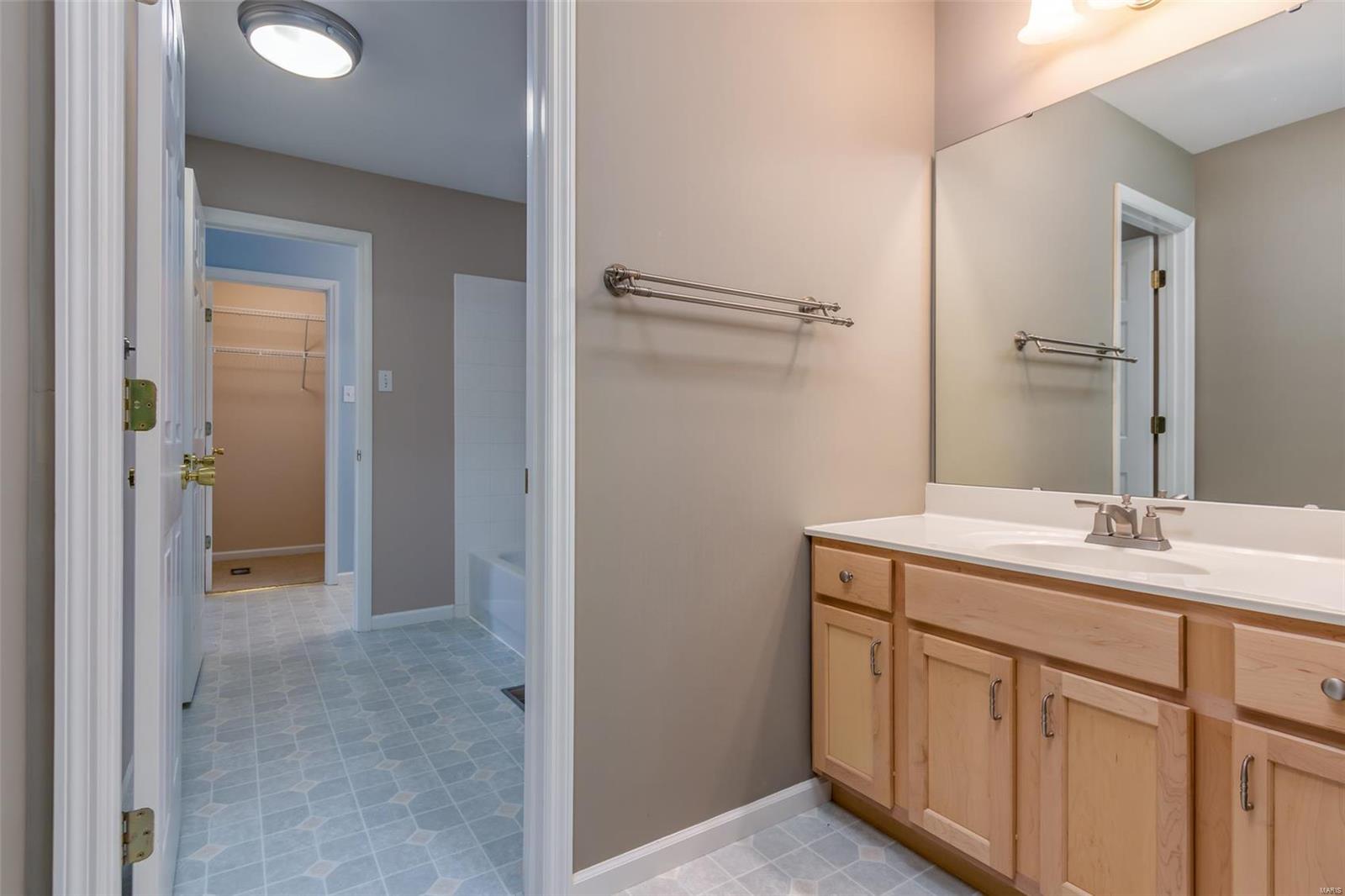 1711 Carman Ridge Court Ballwin, MO 63021 - Photo 42 of 66 Gallery Image 42