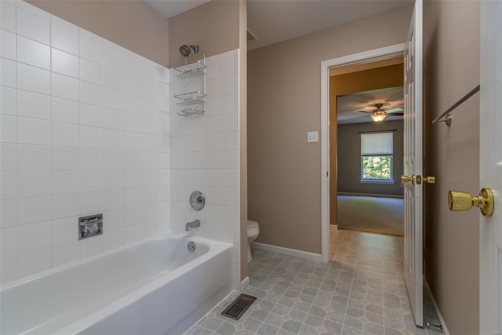 1711 Carman Ridge Court Ballwin, MO 63021 - Photo 46 of 66 Gallery Image 46