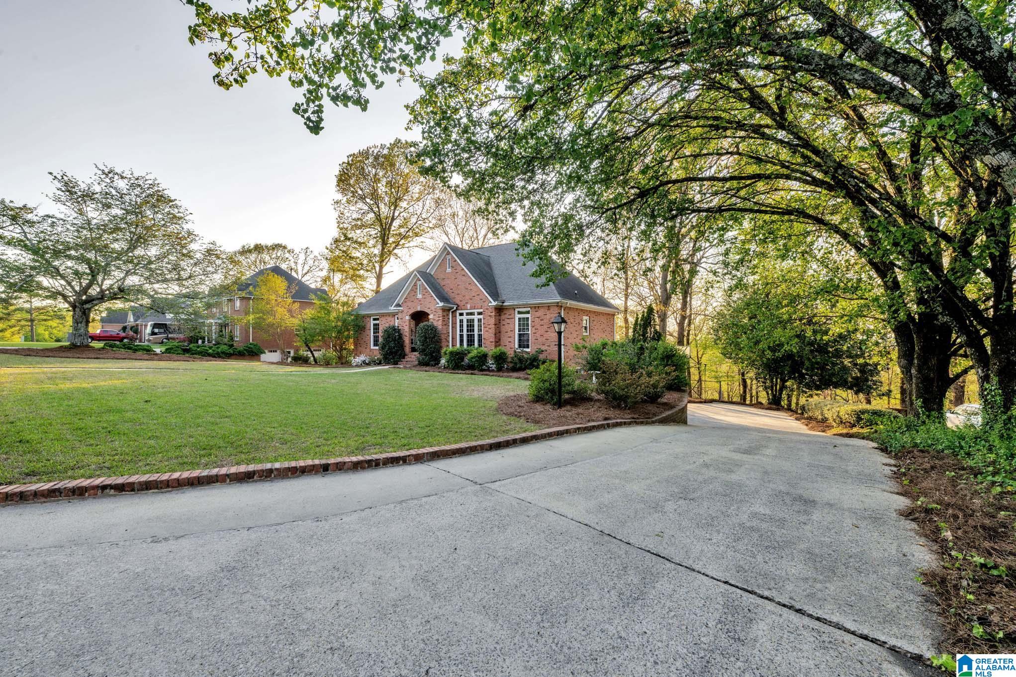 1038 Crest Road Leeds, AL 35094 - Photo 3 of 69