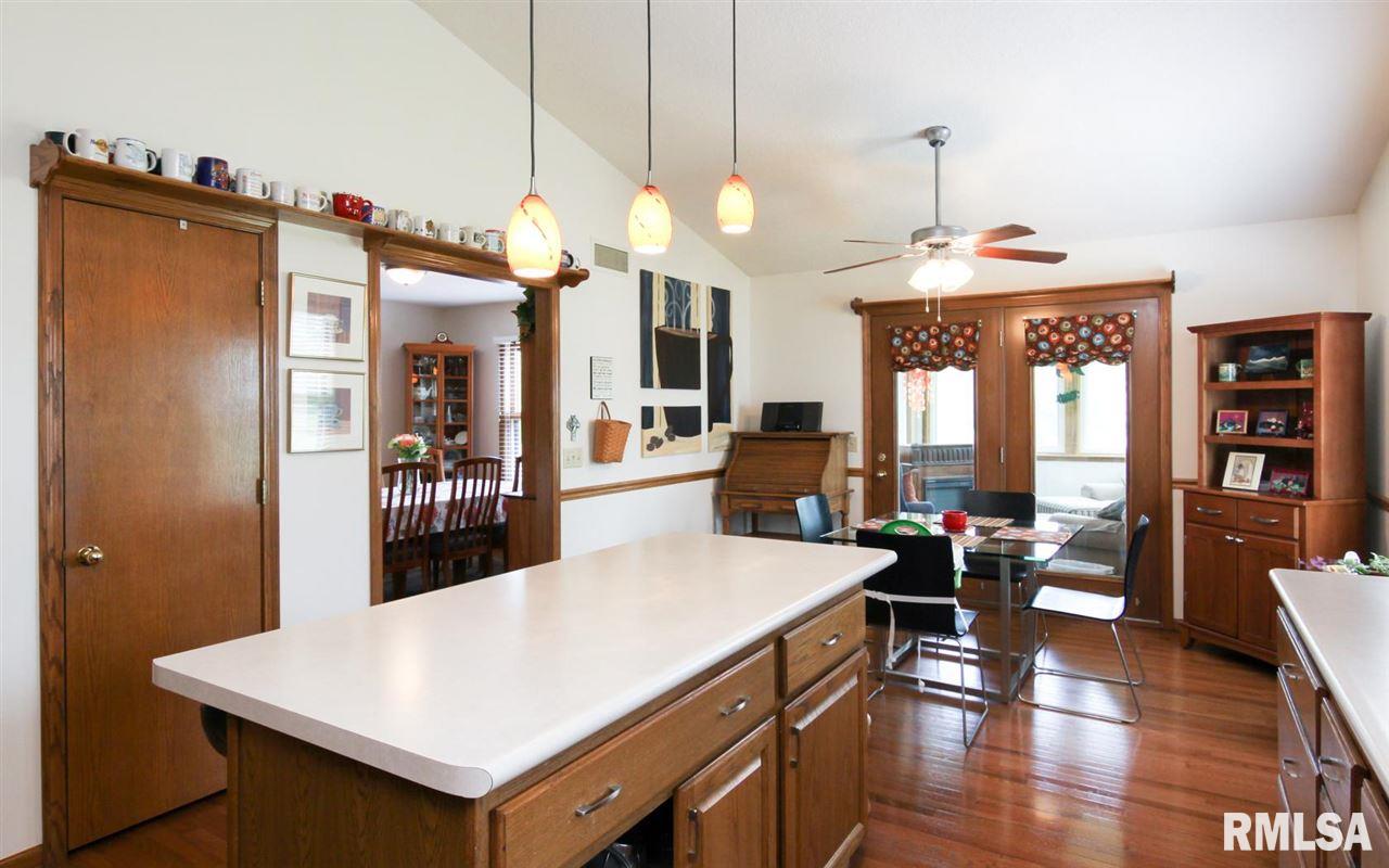 5263 Remington Road Bettendorf, IA 52722 - Photo 7 of 24 Gallery Image 7