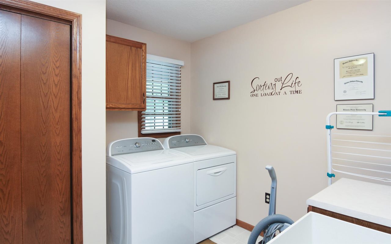 5263 Remington Road Bettendorf, IA 52722 - Photo 8 of 24 Gallery Image 8