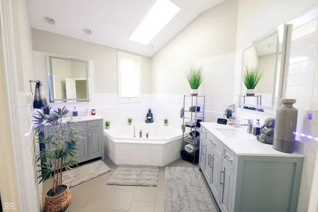 $895,000 | 4270 Victoria Lane, Avon, IN 46123