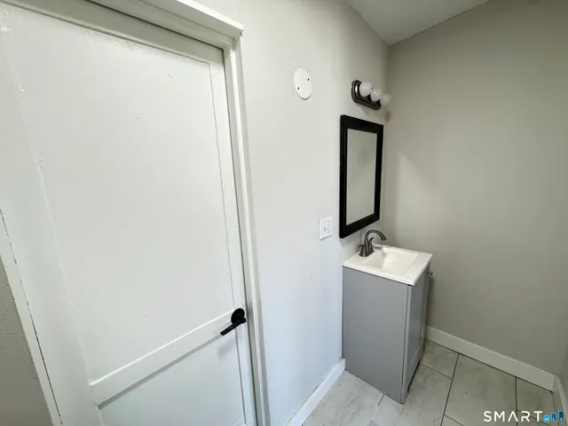 $4,000 | 137 Middletown Avenue, North Haven, CT 06473