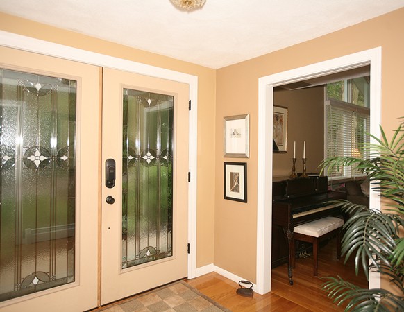 296 Edgemere Road Lynnfield, MA 01940 - Photo 3 of 29 Gallery Image 3