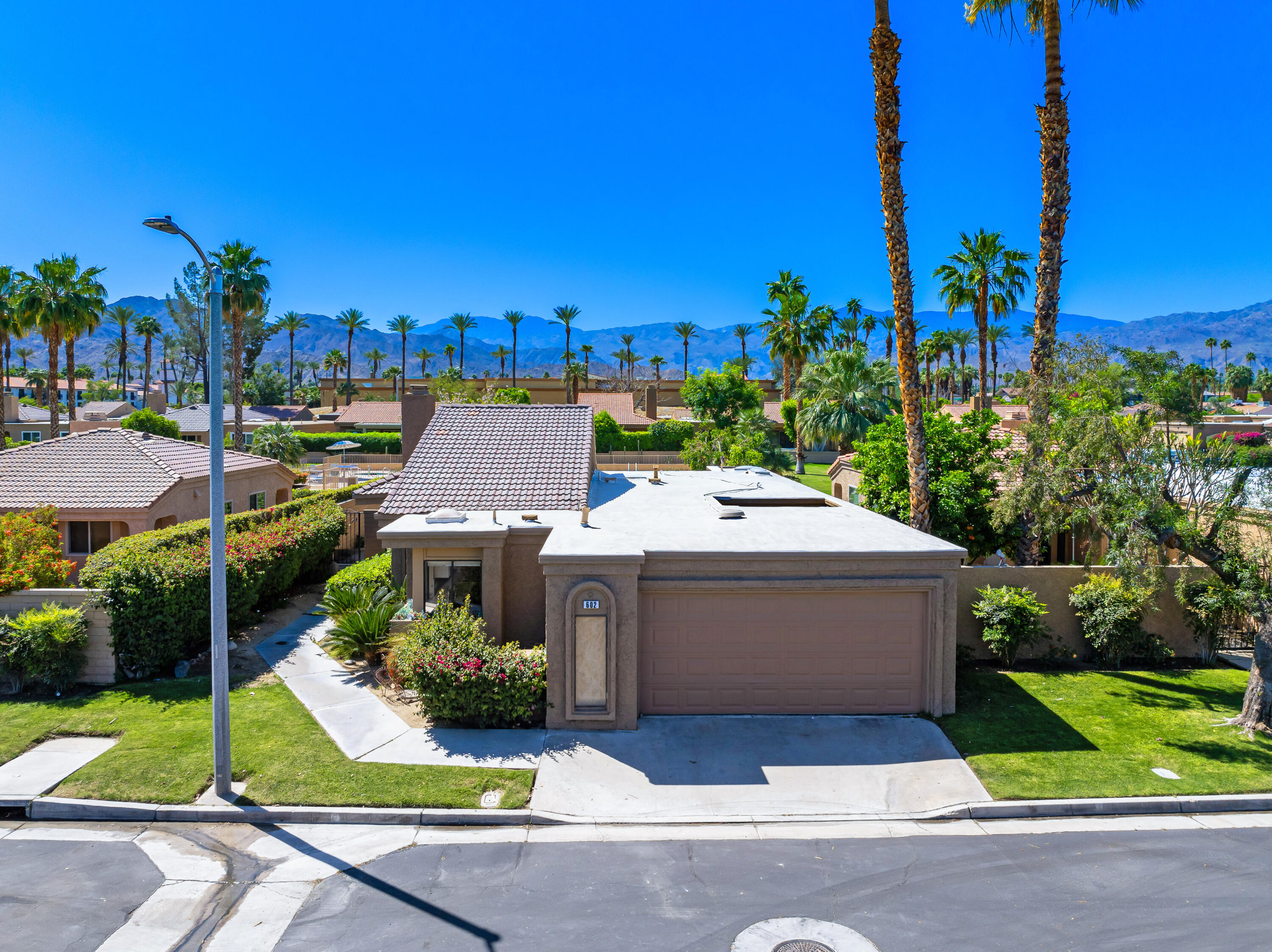 44602 Monaco Circle Palm Desert, CA 92260 - Photo 2 of 33 Hidden Palms