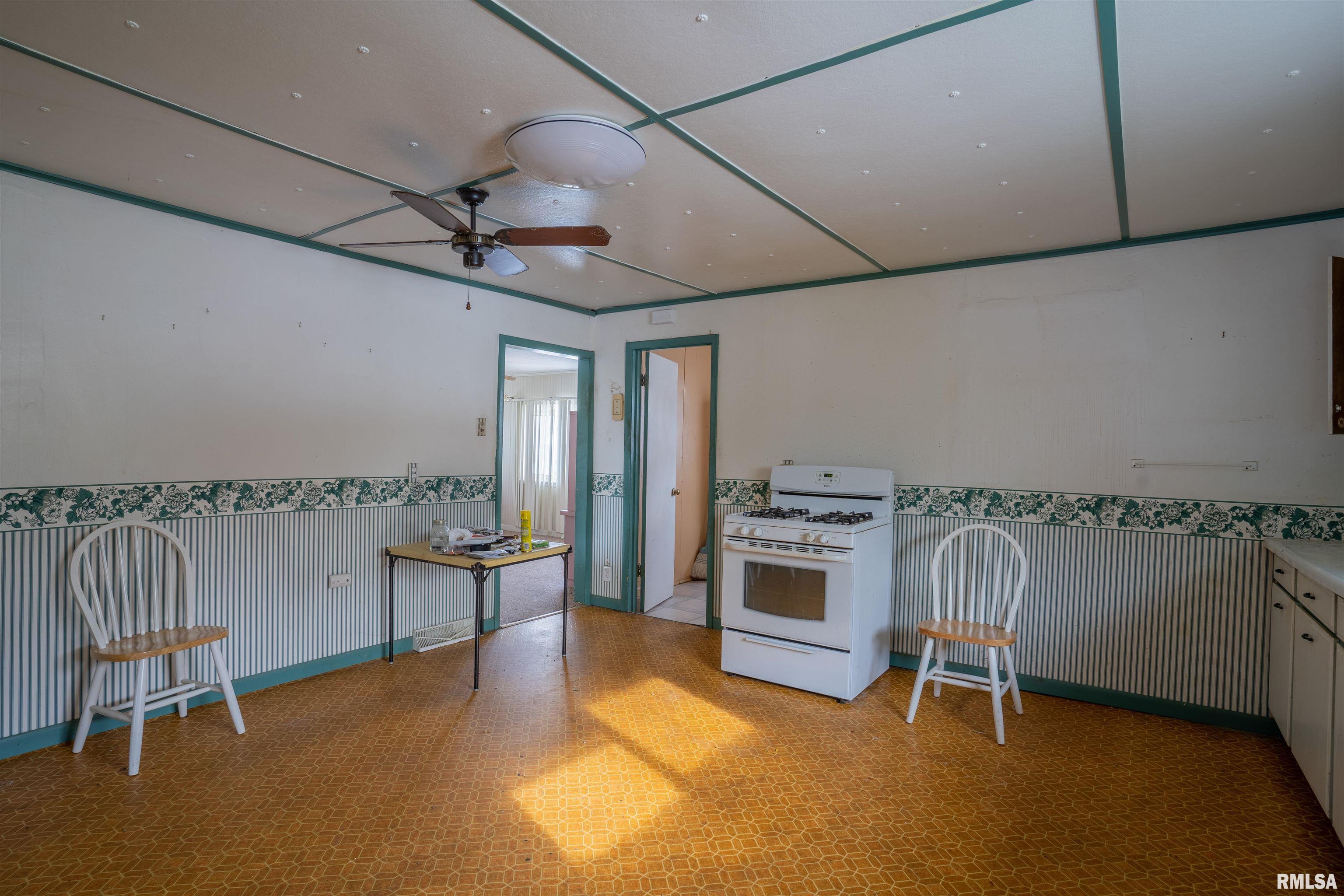 105 East Arch Street Rutland, IL 61358 - Photo 8 of 23