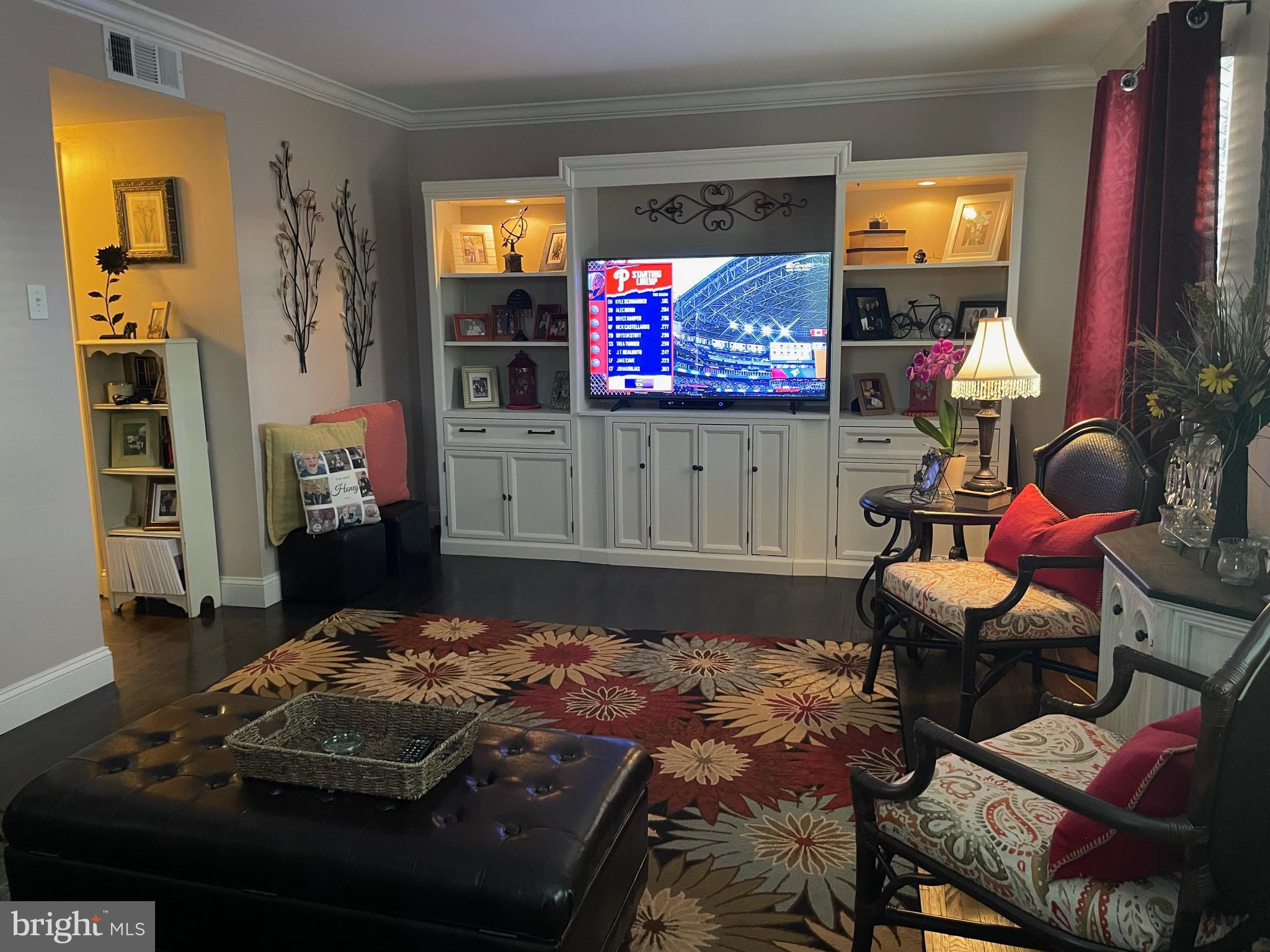 12629 Ramer Road Philadelphia, PA 19154 - Photo 3 of 15 Second floor living room