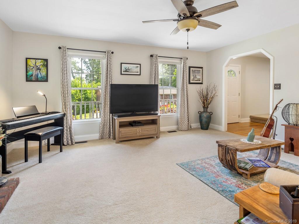 59 Round Top Road Asheville, NC 28803 - Photo 8 of 26 Gallery Image 8