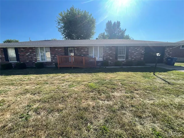 $220,000 | 800 South Henderson Street, Salem, MO 65560