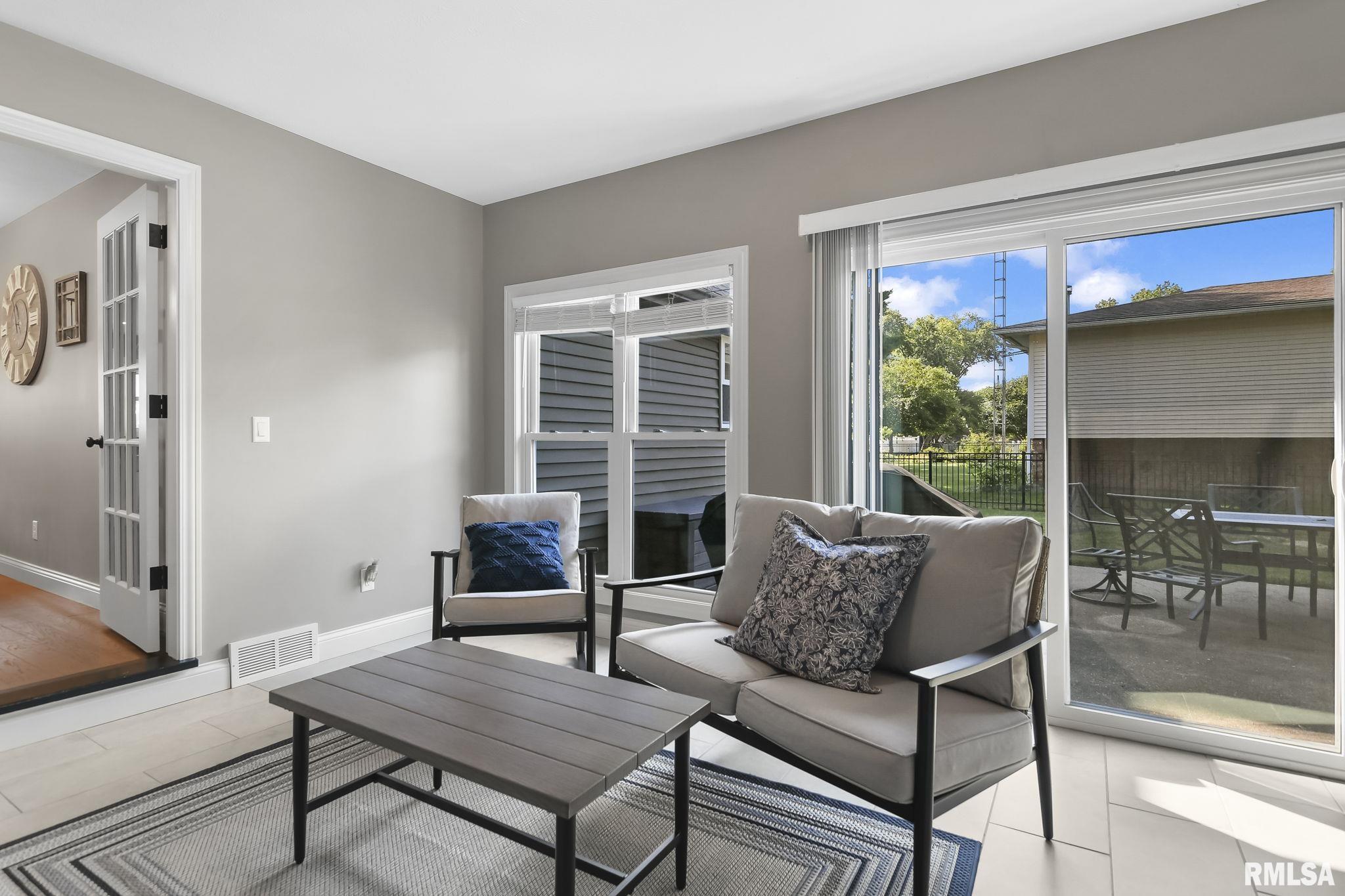 90 Pinehurst Drive Springfield, IL 62704 - Photo 18 of 40