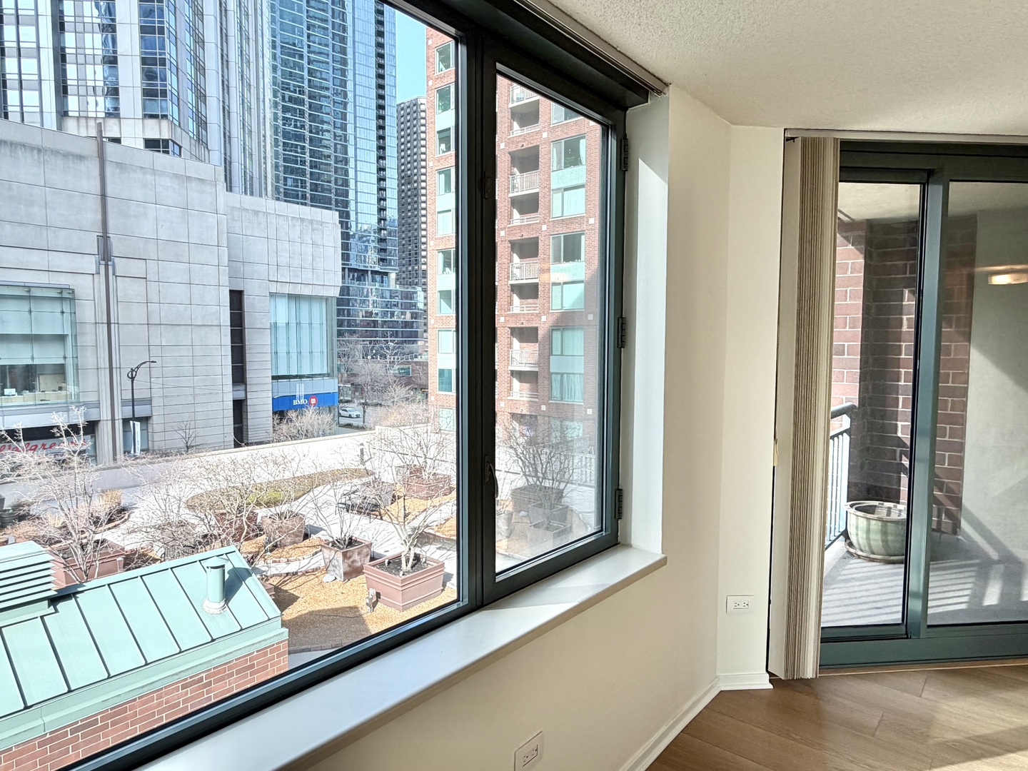 480 North McClurg Court, Unit 520 Chicago, IL 60611 - Photo 5 of 31