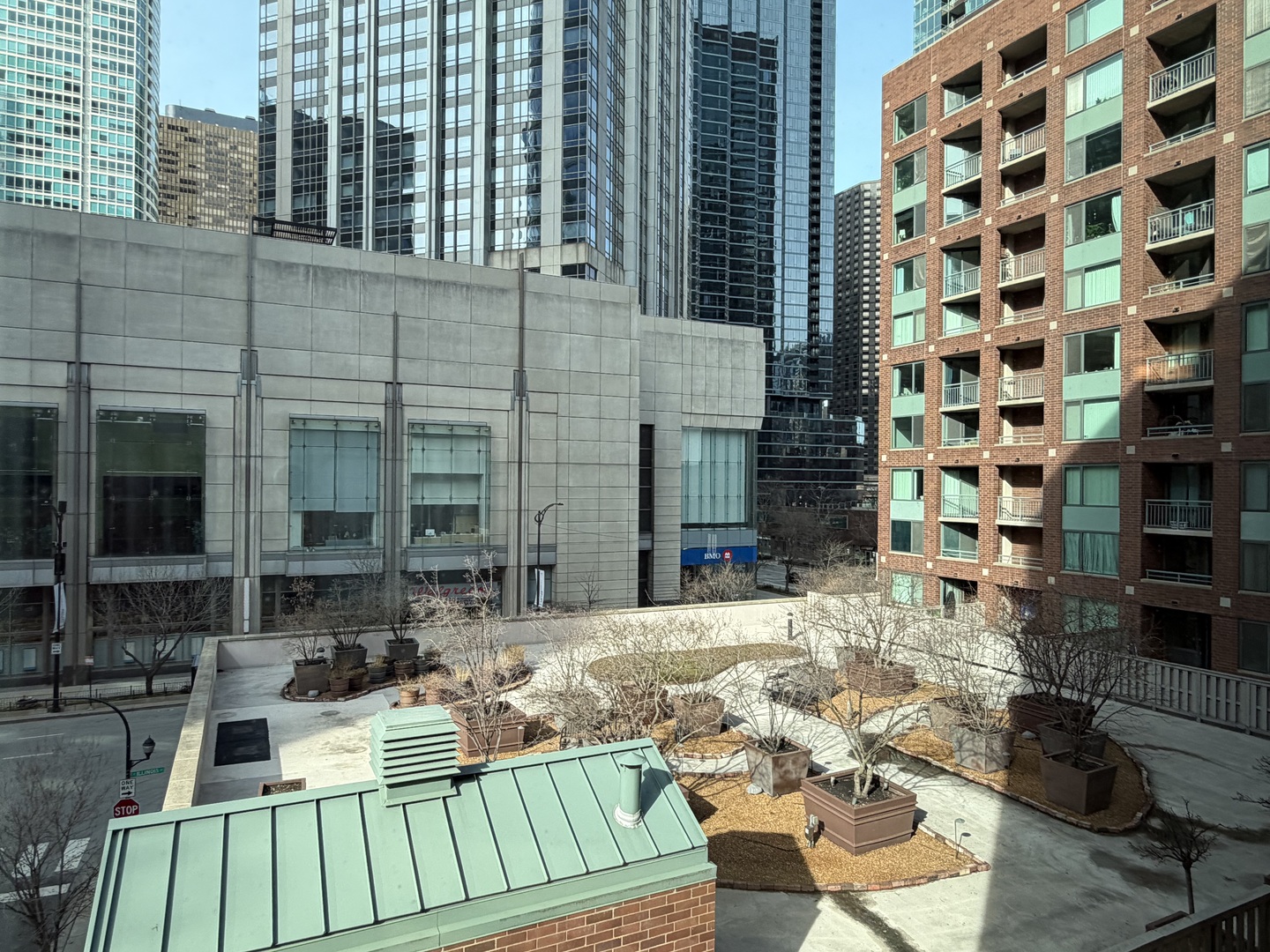 480 North McClurg Court, Unit 520 Chicago, IL 60611 - Photo 6 of 31