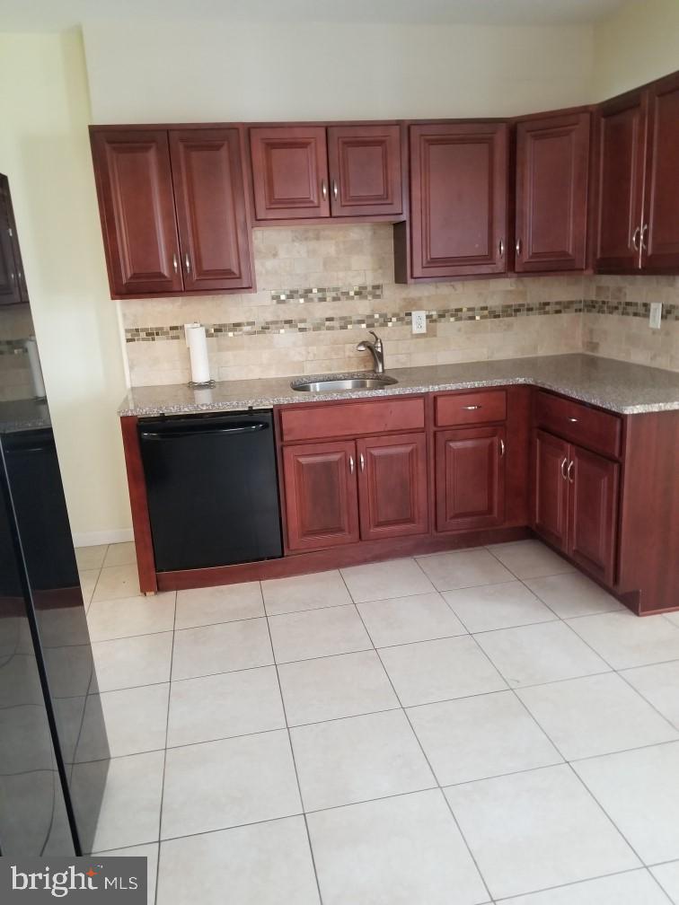 1293 Haverford Road Crum Lynne, PA 19022 - Photo 4 of 14 Gallery Image 4