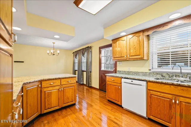 $399,900 | 301 Wheeler Lane, La Follette, TN 37766