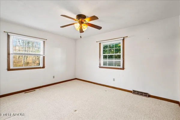 $399,900 | 301 Wheeler Lane, La Follette, TN 37766