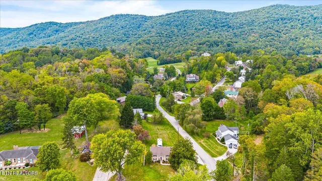 $399,900 | 301 Wheeler Lane, La Follette, TN 37766