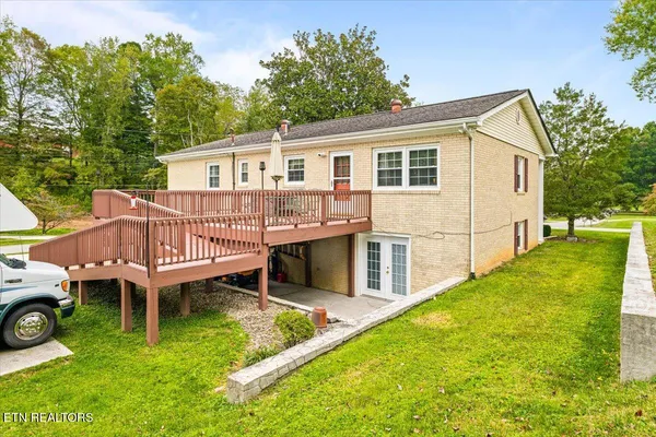 $399,900 | 301 Wheeler Lane, La Follette, TN 37766