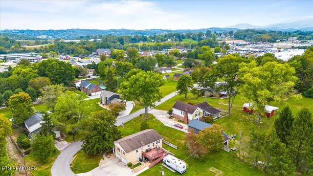 $399,900 | 301 Wheeler Lane, La Follette, TN 37766