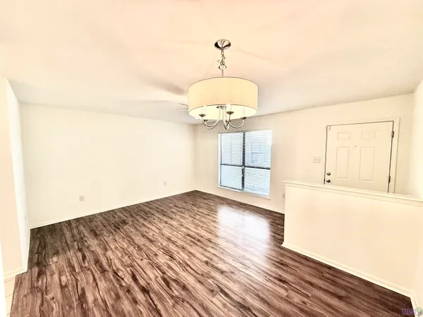 $1,075 | 5222 Butter Creek Lane, Unit E2, Baton Rouge, LA 70809