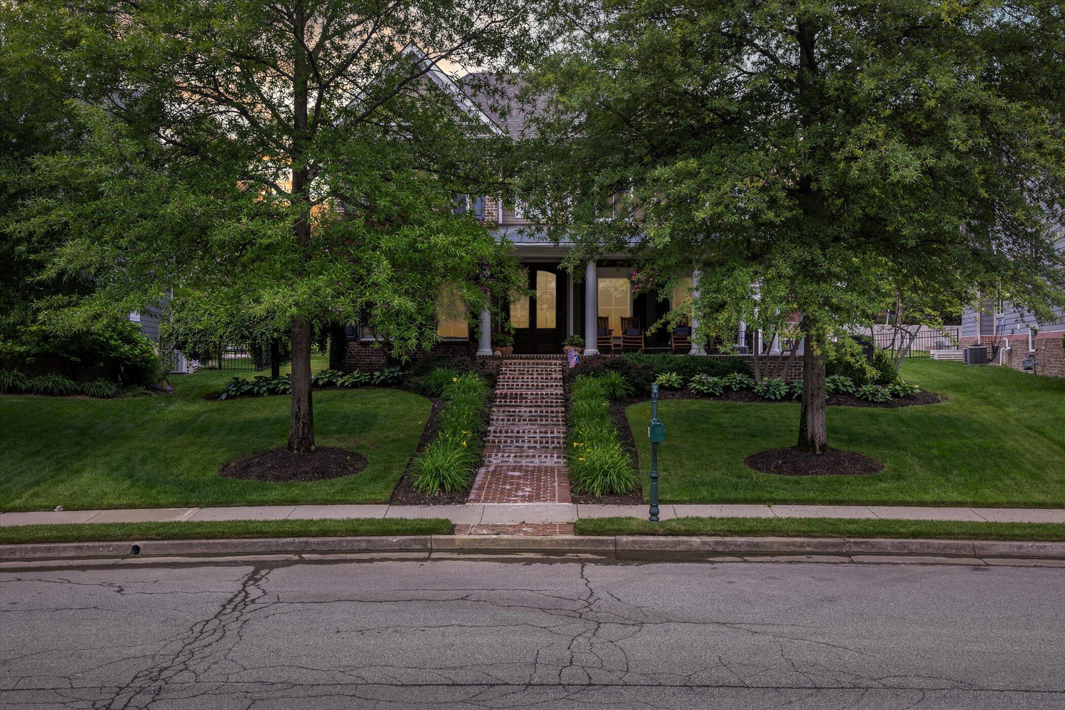 1821 Goodpaster Way Lexington, KY 40505 - Photo 7 of 55 01