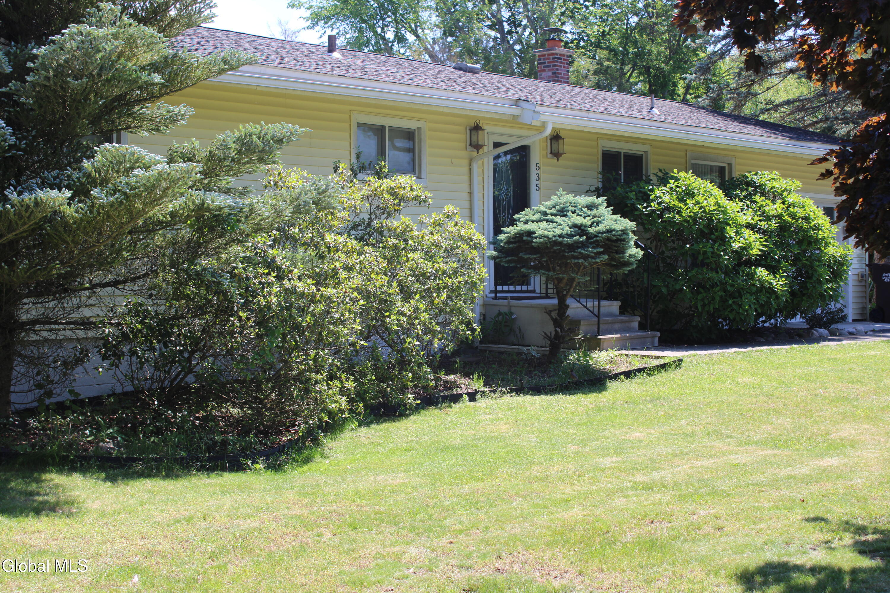 535 Dawson Road Bethlehem, NY 12054 - Photo 2 of 33 IMG_1141