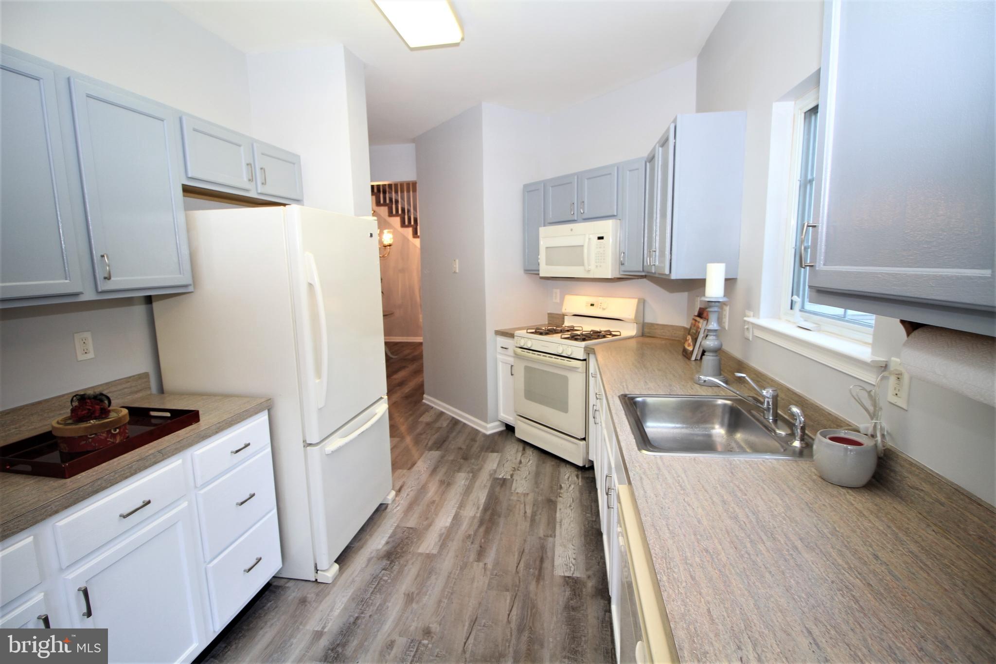 22 Fallview Court Hamilton, NJ 08690 - Photo 4 of 26 Gallery Image 4