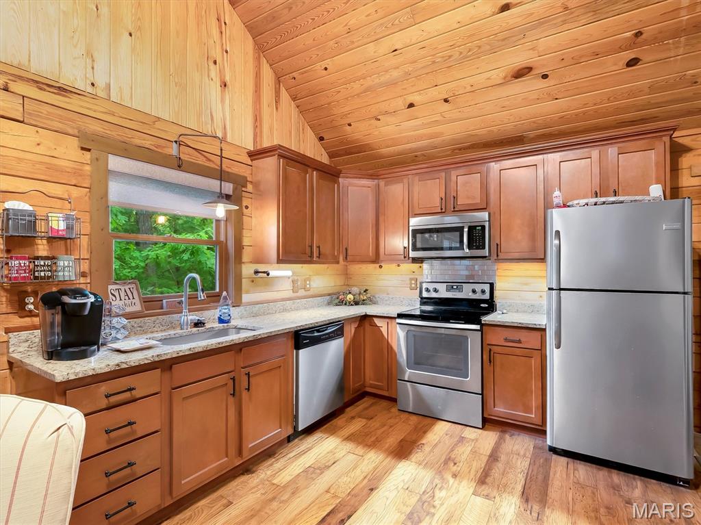 10131 Deer Run Road Bourbon, MO 65441 - Photo 9 of 47