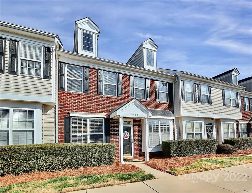7589 Bluff Point Lane Denver, NC 28037 - Photo 2 of 36 a front view of a house