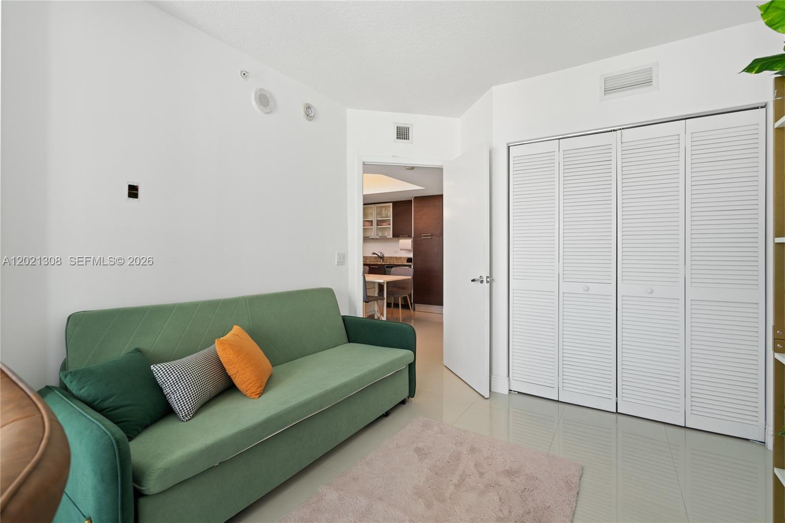 41 Southeast 5th Street, Unit 1609 Miami, FL 33131 - Photo 14 of 41