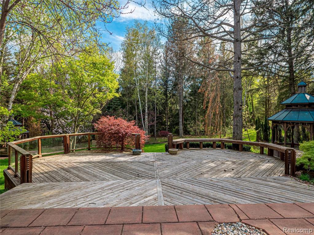 1125 Eton Cross Road Bloomfield Hills, MI 48304 - Photo 29 of 34