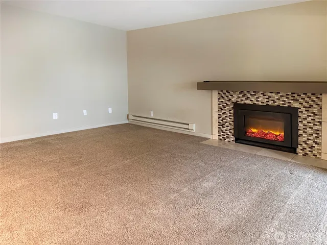 $350,000 | 22215 6th Avenue South, Unit 106, Des Moines, WA 98198