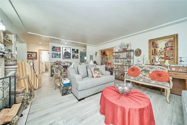 $899,000 | 2690 Oregon Avenue, Long Beach, CA 90806