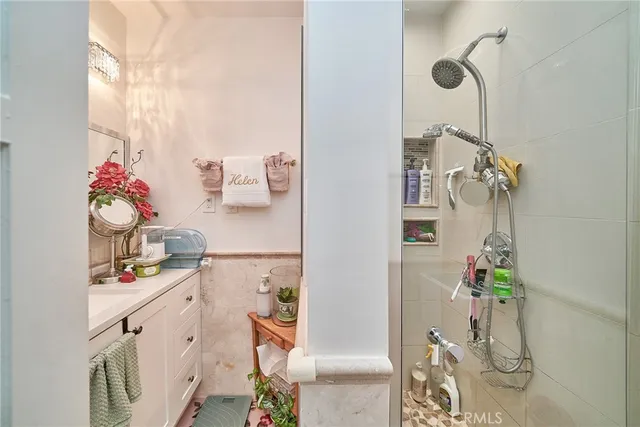 $899,000 | 2690 Oregon Avenue, Long Beach, CA 90806