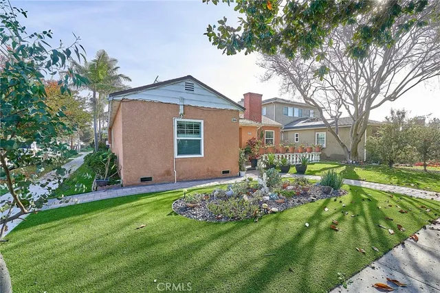 $899,000 | 2690 Oregon Avenue, Long Beach, CA 90806
