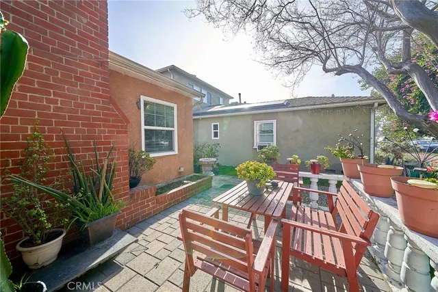 $899,000 | 2690 Oregon Avenue, Long Beach, CA 90806