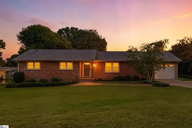 $283,000 | 218 Highland Road, Duncan, SC 29334