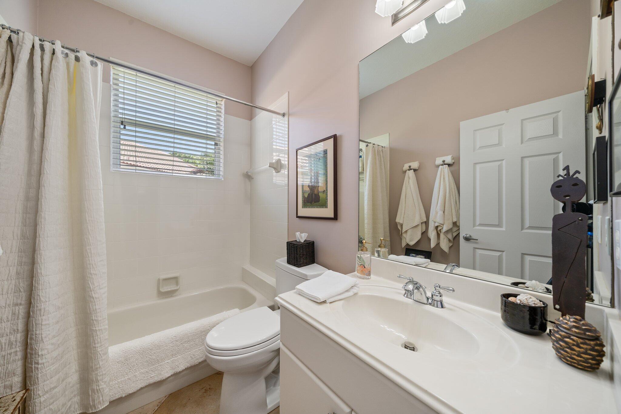 3008 Southeast Racoon Way Stuart, FL 34997 - Photo 31 of 45 Combo Tub/Shower