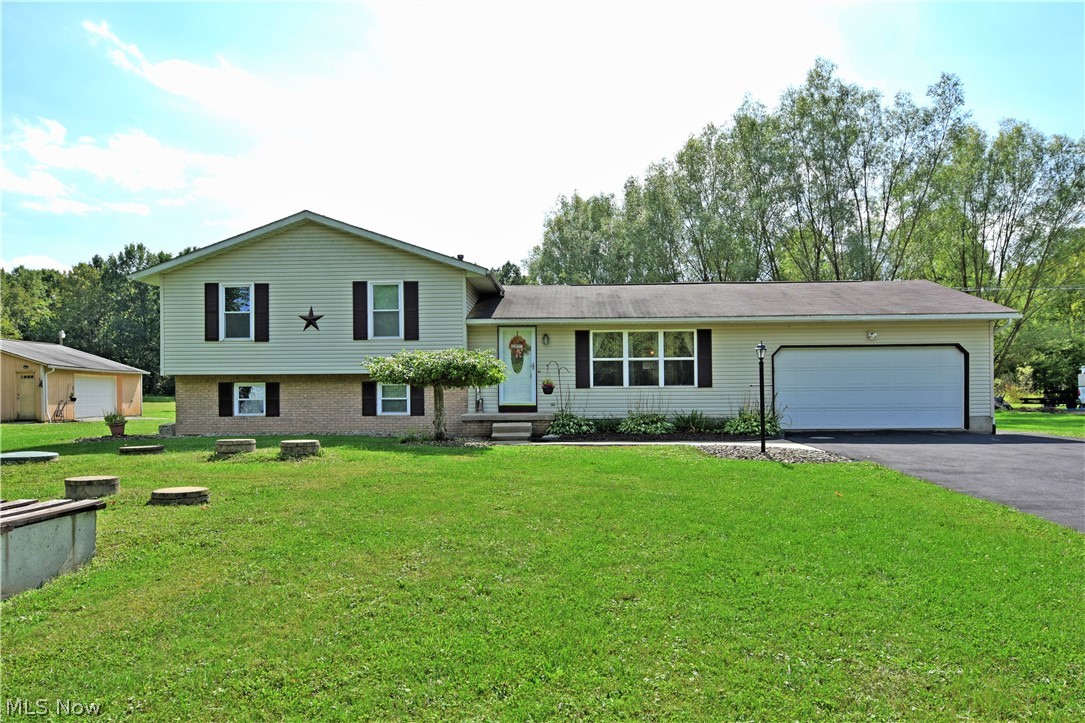 387 Prentice Road Northwest Warren, OH 44481 - Photo 1 of 35