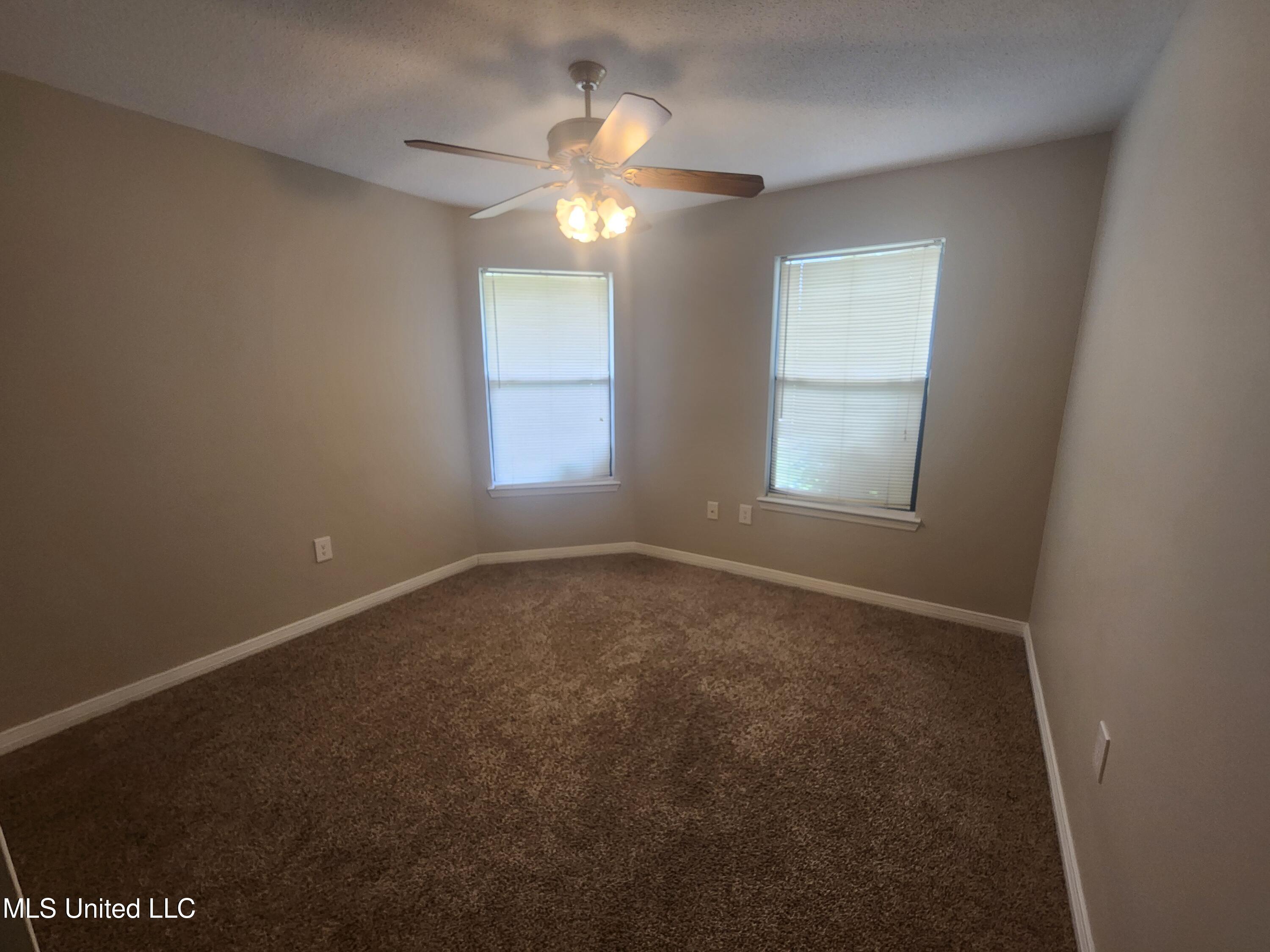 13349 Lorraine Road Biloxi, MS 39532 - Photo 3 of 17 20240531_153412