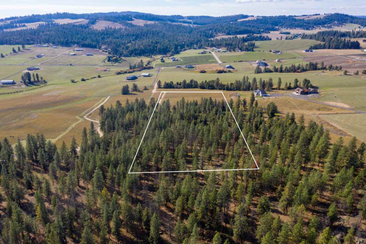 18114 North Austin Road Spokane, WA 99208 - Photo 2 of 15