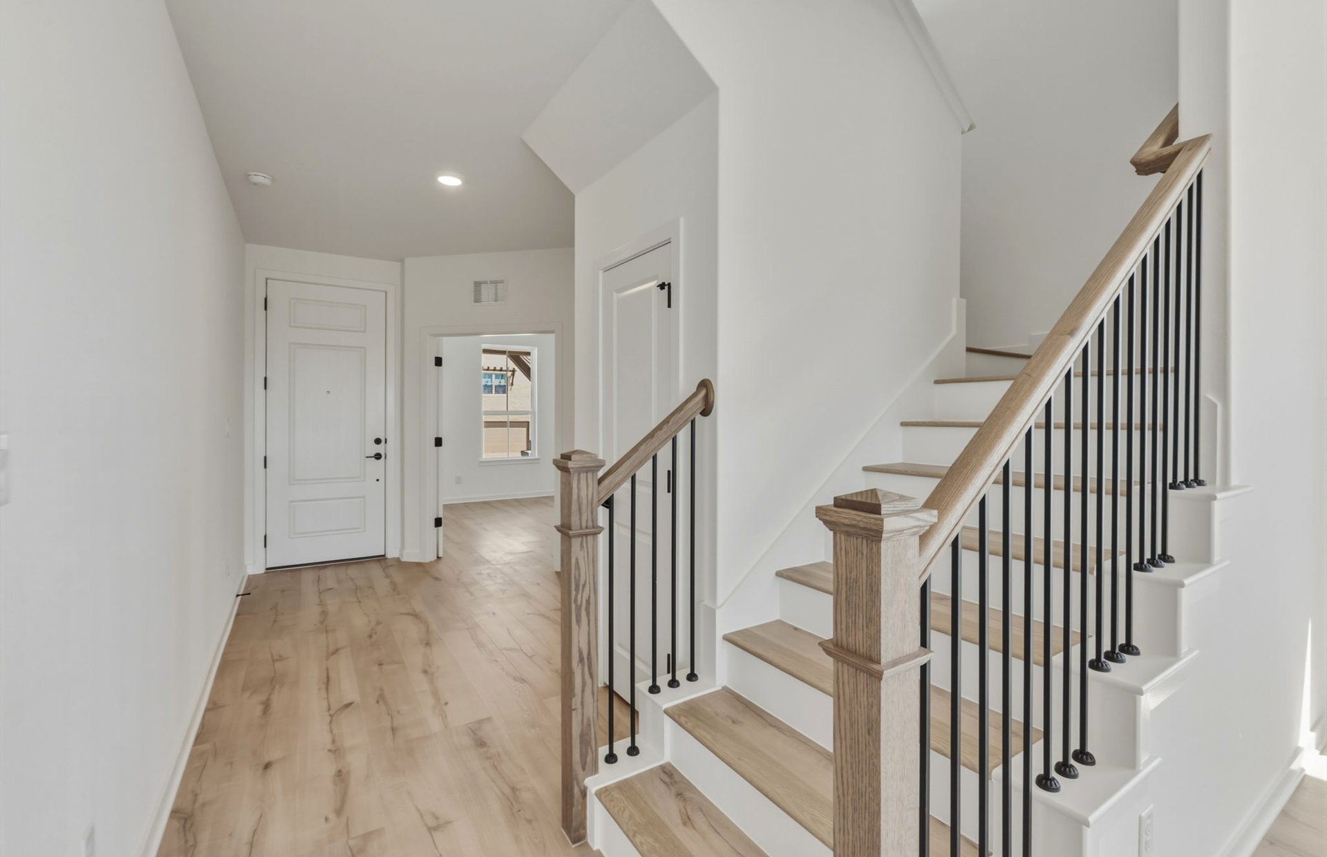 536 Rubber Tree Way Buda, TX 78610 - Photo 12 of 32