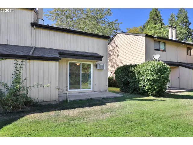 a house view with a sitting space and garden view