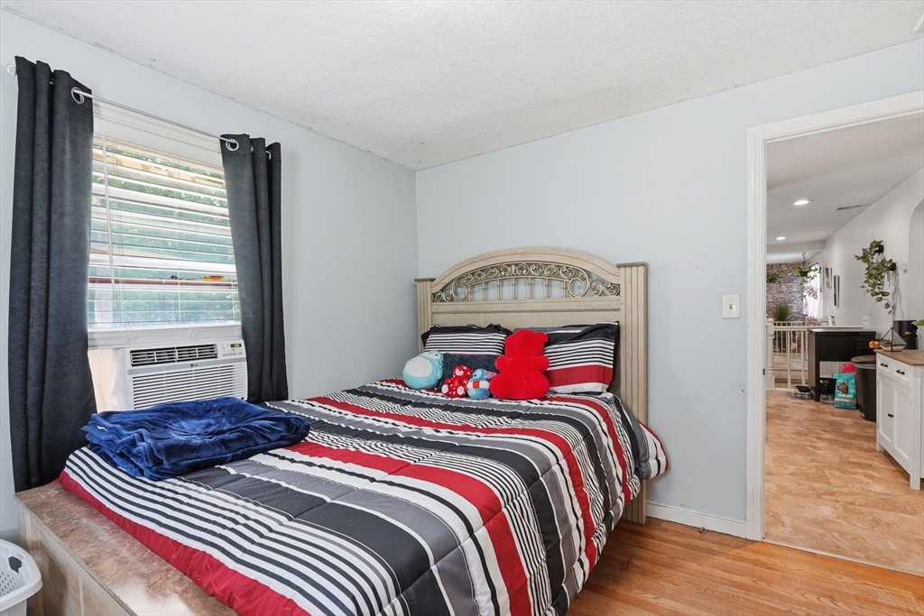 23 Smith Street Chicopee, MA 01020 - Photo 20 of 39