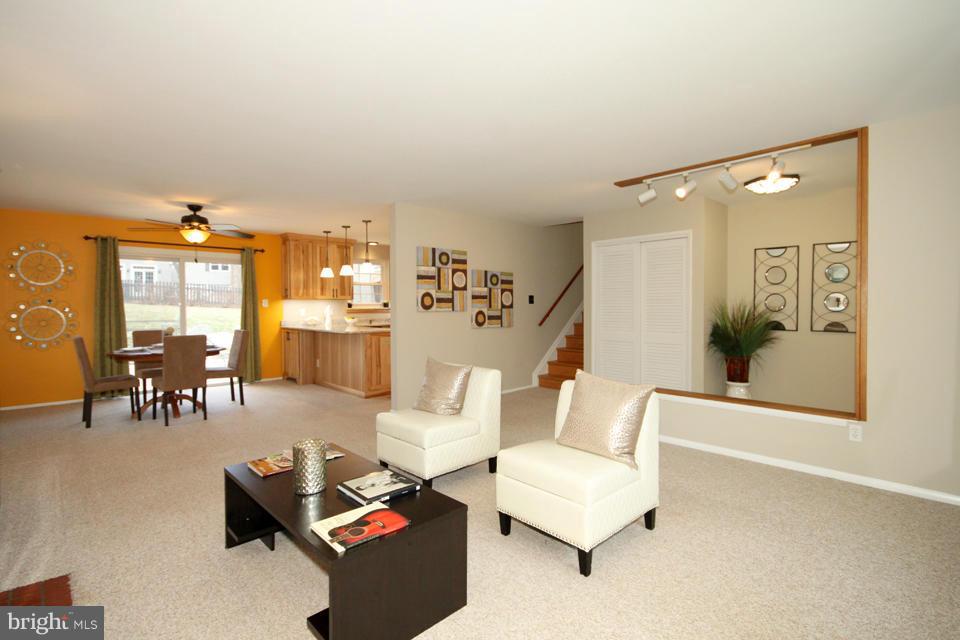 5303 Ravensworth Road Springfield, VA 22151 - Photo 3 of 30 Living Room