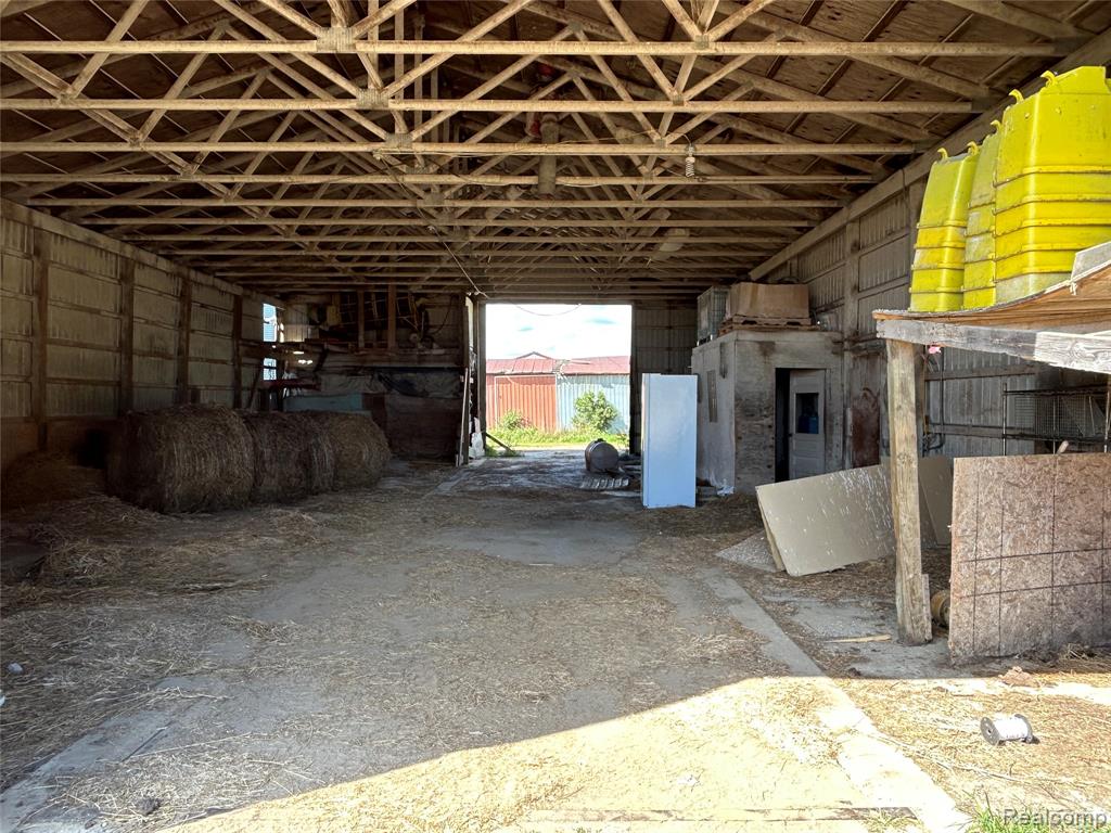 16465 Almont Road Allenton, MI 48002 - Photo 4 of 19