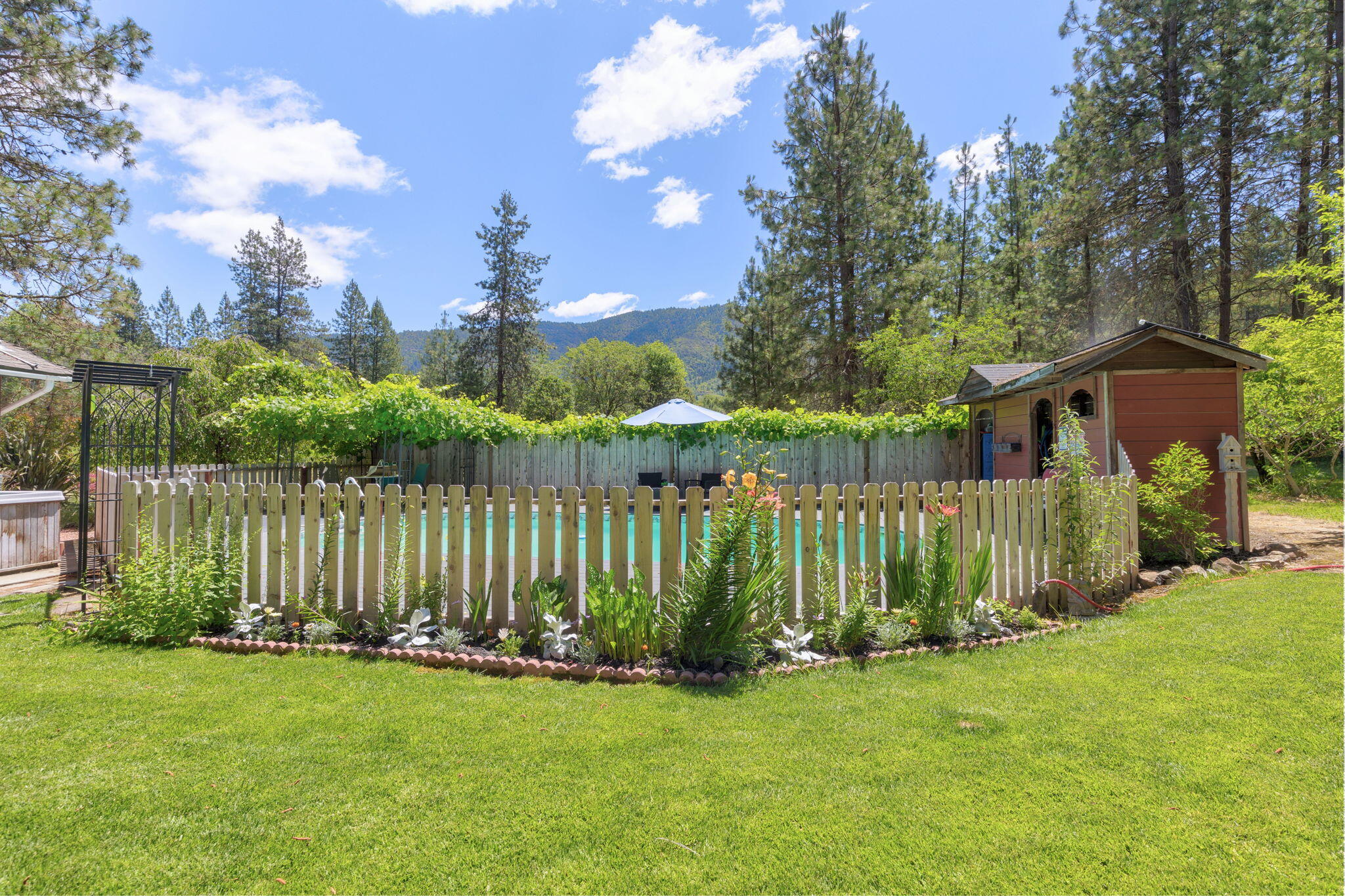 144 Nursery Lane Grants Pass, OR 97527 - Photo 29 of 76 47-web-or-mls-144-nursery-ln